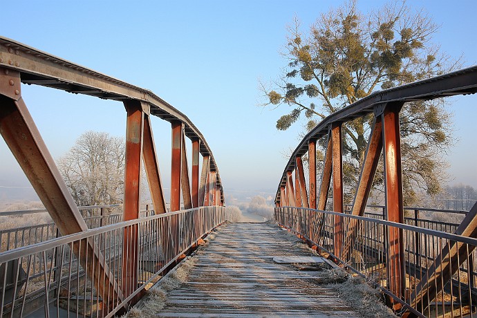 Mostek nad Kanałem Bydgoskim  widok w kierunku miejscowości Kruszyn : Kanał Bydgoski, most, łochowo, kruszyn, zima