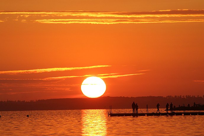 zachód słońca  nad Zatoką Pucką widziany z Kuźnicy : zachód słońca
