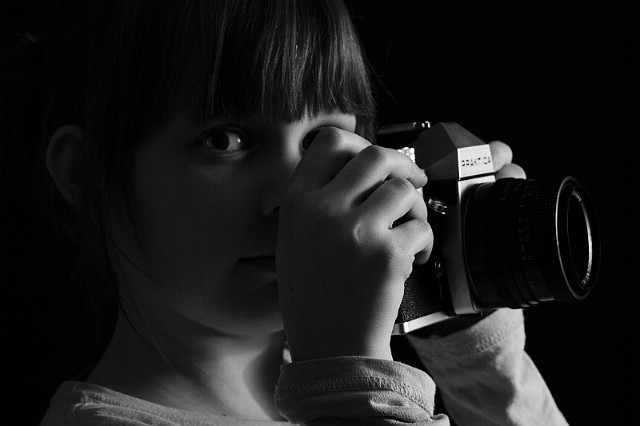 Praktica LTL3 w cieniu aparatu schowała się Sara