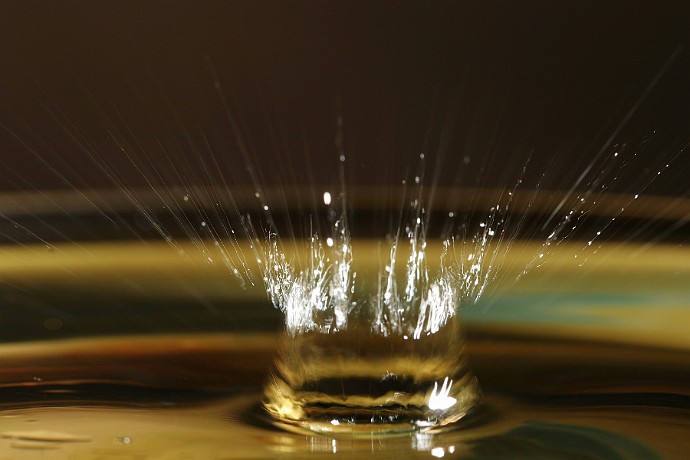 makrofotografia  upadająca kropla wody : kropla, woda, makrofotografia