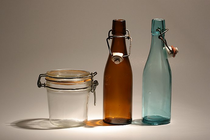 szkło użytkowe  fotografia reklamowa - butelki po oranżadzie, słoik z gumką : butelki, słoik, lemoniada, reklama, martwa natura