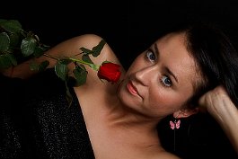 Agata  Portret z różą